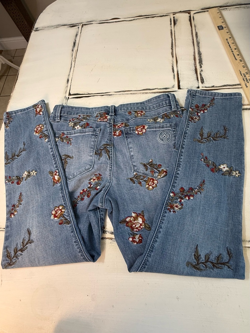 Laurie Felt Los Angeles Classic Slim Leg Embroidered Jeans – Size 8 - Picture 6 of 13